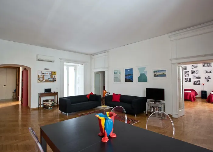 Bella Napoli Art Gallery